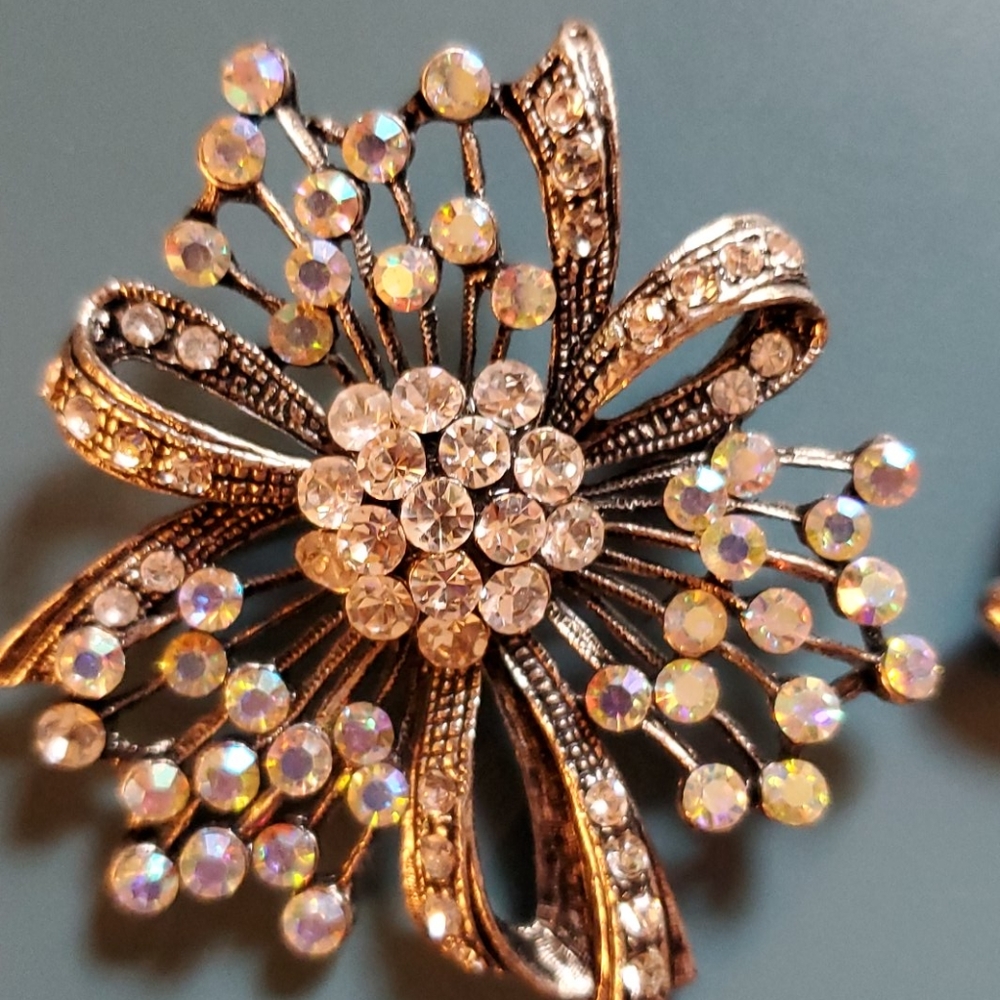 Pretty Pins - Picture 2 of 6